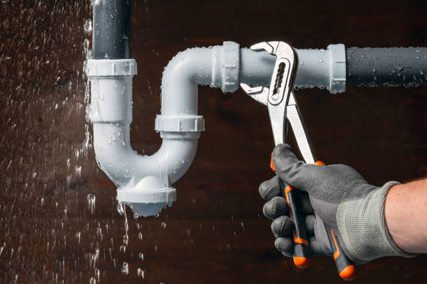 Professional Leak Detection technician working in Bowlegs, OK